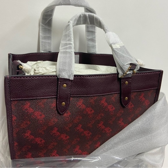 Coach Field Tote With Horse And Carriage Print - Picture 10 of 16